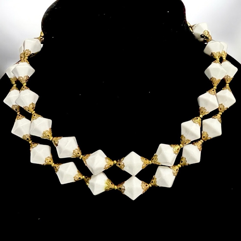 VTG 50’s SIGNED JONNE HOUSE OF SCHRAGER 2 STRAND MILK GLASS FILIGREE NECKLACE 8”